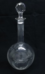 CRISTAL - Antiga licoreira, rica decoração. Alt. 29 cm. Tampa diamantada.