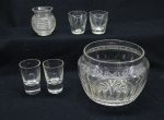 DEMI CRISTAL - Lote de 5 copinhos diversos. Med. 5,5 cm e 4 cm. Bicados.