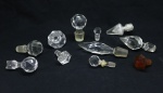 DEMI CRISTAL - Lote de tampas de licoreiras diversas.