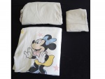 Jogo de cama juvenil, com 2 lençóis e uma fronha em algodão um  grafite e de cobrir com motivos Disney.