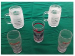 Duas canecas para chopp e um copo com logos do flamengo (loja oficial) e duas tulipas Itaipava, todas as peças em vidro. Alt. 14 e 13 cm.