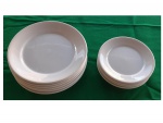 Seis pratos principais e 4 para sobremesa em porcelana Schmidt na cor branca, Diam. 24 e 16 cm.