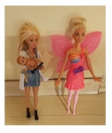 Duas Barbies: pediatra com bebê e aparelhos  e Butherfly, faltando uma peça que faz voar, Alt.28 e 31 cm.