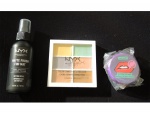 Kit beleza com 3 produtos americanos sendo camoufler- correger- accenter com 6 tonalidades, Skinny Tip Eyeliber Wet n Wild w embalagem com 2 Lip Palm Vanilla bean, EOS 100% natural.