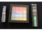 Kit beleza com 3 produtos americanos NYX, sendo uma Ultimate Shadow Palette com 16 tonalidades,  1 Lipstick Mat e  Vivid Brights Colored Liquid Liner  Eye.