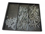 Kit com mais de 100 parafusos, alguns com porca,