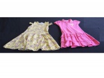 Dois vestidos 10 anos nas cores rosa e estampado.