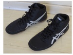 Tênis de cano alto Asics tam.  Tam. 41/42  com marcas de uso