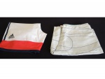 Duas bermudas masculinas tam. M. sendo uma Adidas e outra Redley.