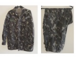 Farda camuflada do exército  composto de calça e gandola Tam. M.