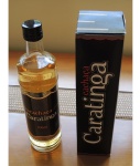 Cachaça Caratinga 700 ml. Este lote encontra-se no Roseiral, Petrópolis