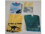 Quatro camisetas infanto juvenis n. 6 sendo  uma azul, uma verde e 2 amarelas regata.