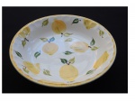 Travessa para salada em cerâmica Luiz Salvador coleção limão sobre fundo branco, Diam. 25, Alt. 6 cm.