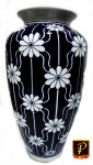 Imponente e belíssimo VASO FLOREIRA bojudo de grandes dimensões , exuberantemente elaborado em porcelana branca todo detalhado com pintura a mão floral em azul cobalto, medindo 38 cm aproximadamente.