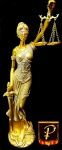 Exuberante e Linda  escultura "JUSTIÇA " ,Grandes dimensões , ricamente elaborada em resina com perfeição de detalhes e pintura metalizada dourada  , medindo 40 cm aproximadamente.
