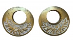 DOIS ACABAMENTOS PARA PUXADOR DE CORTINAS, FORMATO DE PASTILHAS COM ARESTAS AFILADAS EM MADEIRA COM APLICAÇÃO DE FOLHA DE OURO. DESGASTES. MEDIDAS; 14 CM DE DIÂMETRO.
