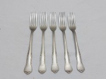 Jogo de 5 garfos de mesa em aço inox Hercules, modelo classique sem flor. Medindo 20,5cm de comprimento.