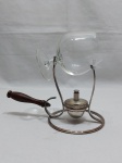 Taça de conhaque em cristal com rechaud e fogareiro em prata 90. Medindo o conjunto 17cm de altura.