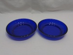 Par de bowls, petisqueiras em vidro azul cobalto. Medindo 16,5cm de diâmetro x 4cm de altura.