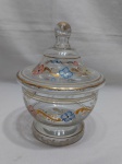 Compoteira, bomboniere em vidro incolor com pintura floral e ouro. Medindo 14cm de diâmetro x 10,5cm de altura, leve bicado.