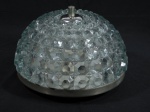 Plafoonier de teto para duas luzes, cúpula em grosso vidro translúcido, decorado com geométricos em alto relevo no padrão diamante. Med. 16 x 25cm.