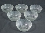 ARCOROC, FRANÇA - Seis tigelas para sobremesa em vidro translúcido em forma de folha, Marcado no fundo. Med. 5,5 x 12,5cm.