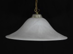 Luminária de teto para 1 luz, cúpula cônica em pasta de vidro na cor branca rajada.  Med. 75 x 45cm.