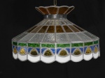 Luminária de teto para 1 luz, cúpula de metal com placas de vidro multicolorido.  Med. 120 x 44cm.