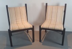 SÉRIO RODRIGUES (ATRIBUÍDO) - Magnífico e confortável par de cadeiras década de 50, estrutura em belíssimo jacarandá maciço com lindos veios, estofadas em tecido. dimensõe: 84x50x55 cm.