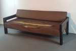 PERCIVAL LAFER - Belíssimo sofá cama modelo mp85, estrutura em madeira maciça jacarandá, estofamento no estado. Dimensões: 73x196x80 cm.