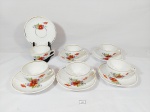 Jogo de 6 Xicaras de Chá em Porcelana Pozzani decorada Flores . Medida: xicara 5 cm x 8 cm e pires 14 cm