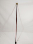 Bengala em Madeira  com castao Redonda em Metal  e ponteira em borracaha . Medida: 82 cm comprimento