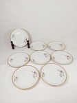 Jogo de 8 Pratos de Sobremesa em Porcelana Renner decorada flores e fio ouro. Medida: 18 cm