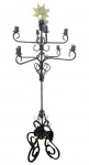 Belo candelabro de piso em ferro forjado para 9 velas .Med. 1,70 m alt x 60 cm diam