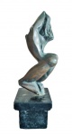 Escultura em bronze representando corpo de mulher com base em granito, sem assinatura aparente. (escultura solta da base). Med. 27 cm alt (escultura) e 12 x 12 x 12 cm alt (base)