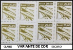 BRASIL - PAR DE QUADRAS COM VARIANTE DE COR - SELOS EM ESTADO MINT DE CONSERVAÇÃO !