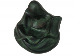 Escultório em cerâmica patinada de verde representando figura feminina, Com. 16, Alt. 11 cm. Este lote encontra-se em Nogueira.
