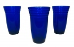 ANOS 70 - Trio de antigos copos longos para cerveja e ou agua, em demi cristal na cor azul turquesa com bordas facetadas. Mede 14cm altura.