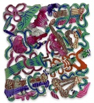 CHINA 1900 - Rara obra folclórica no formato quadrangular representando flores vazadas pintada à mão em rica policromia sobre folha de papl machê. China período 1900. Usadas antigamente em caixas de fogos de artifícios. Assinada no verso. Mede 20cm x 20cm.