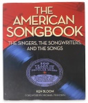 THE AMERICAN SONGBOOK - Raro exemplar do livro sobre musicos internacionais, capa dura com sobrecapa, edição importada de 2005 com 320 paginas fartamente ilustradas. Mede 28 x 33cm.