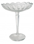 EUROPA - Elegante fruteira/centro de mesa em cristal europeu translucido, possivelmente alemão, no formato de taça ricamente lapidado, haste longa lapidada. Mede 16cm de diâmetro x 18cm de altura.