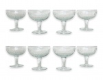 ANOS 50 - Jogo de 8 elegantes taças para espumante em cristal translucido, ricamente adornadas com folhagens em lapidação. Mede 10cm altura.
