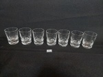 Jogo de 7 copos licor em vidro base decorada MEDIDA: 6 cm x 4,5 cm . 1 apresenta bicado