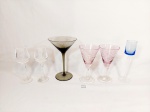 Lote 6 taças de diversos modelos em vidro e cristal. Medida: martine maior 18 cm x 11,5 cm e mer 15 cm x 4 cm , 2 apresenta pequenos bicados e 2 com manchas