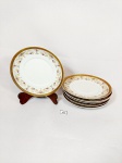 Jogo de 6 Pires de chá em Porcelana Real Borda Decorada com Ouro. Medida: 14 cm diametro