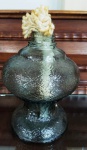 Antiga base de lampião em vidro antigo . Mede: 16 cm 