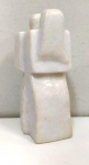  ROBÉRIO BAHIA - Escultura em mármore  representando Casal  . Assinada ROBÉRIO BAHIA. Mede: 25 cm 