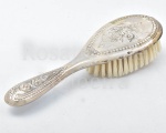 Escova em prata portuguesa contrastada àguia 835 com 21,5 cm de comprimento e peso total 132 grs.