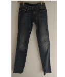 Calça Jeans by Diesel, made in Italy com 2 bolsos embutidos, frontais e back com fecho éclair, Size W 28., L 32.