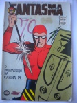 HQ - FANTASMA - Nº 87 - Sem data - Editora RGE - Formato americano <<<<< Aventura: O PASSAGEIRO DA CABINE 14 >>>>> Revista em bom para muito bom estado de conservação, contendo 36 páginas. OBS. Um micro furo de cupim, Assinatura na capa. 